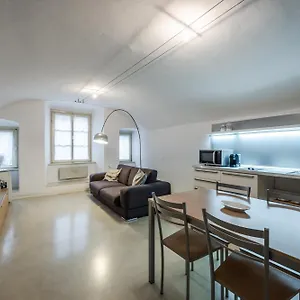 https://cavour-96.it-lombardy.com